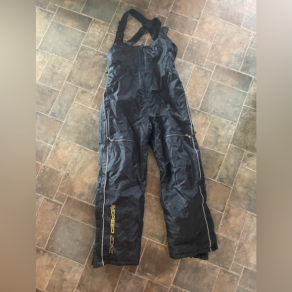 Ungava super warm snowmobile suit, two pieces. I extra warm. water/wind proof. - Picture 10 of 16